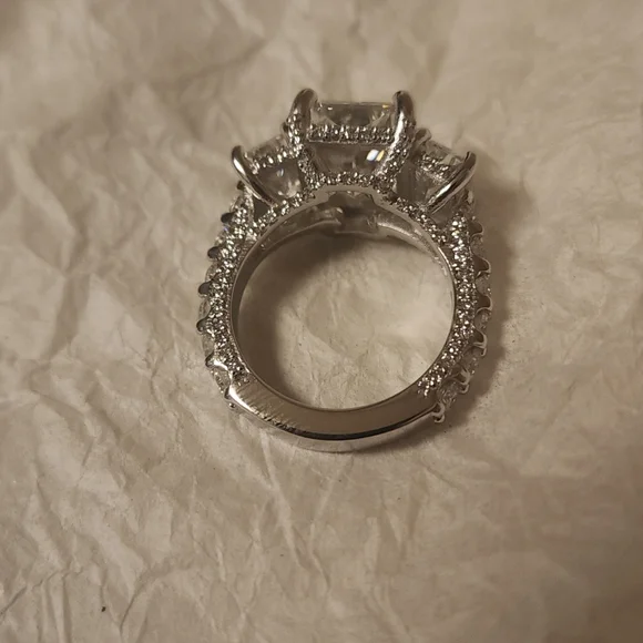 9.02 Total CT Lab Grown Platinum Engagement Ring  IGI Size 6 - Picture 2 of 16